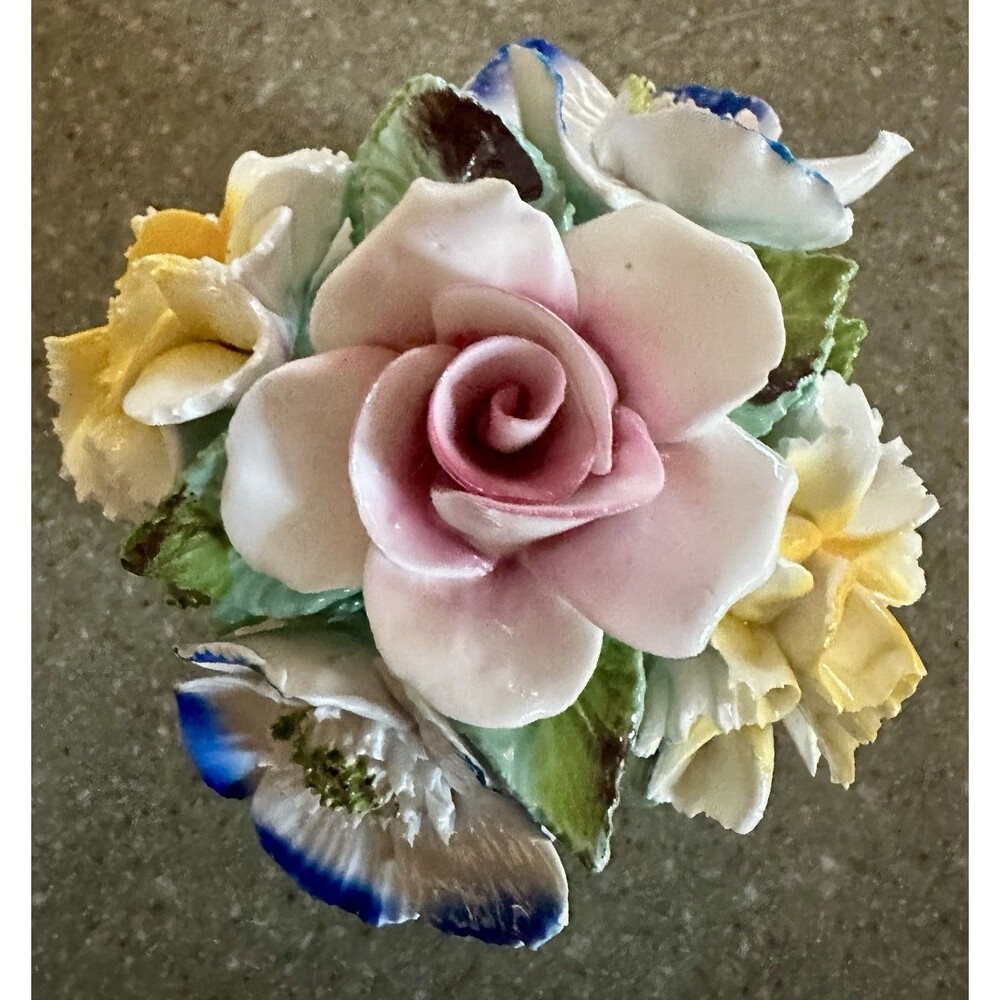 VINTAGE ROYALE STRATFORD HAND 3.5 X 4 BONE CHINA FLORAL BOUQUET BOWL